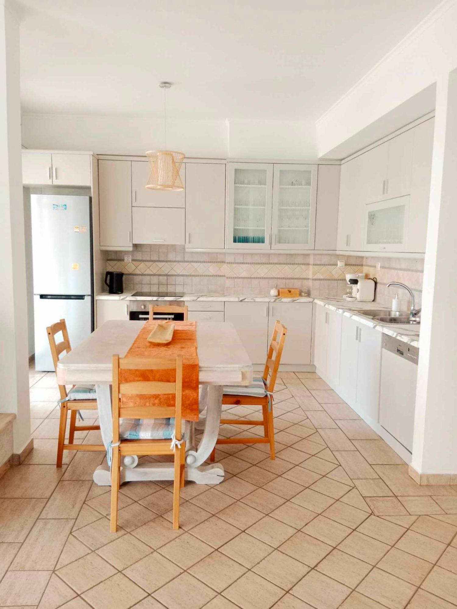 Lazarus 2Bd Apartment In The Center Patras Esterno foto