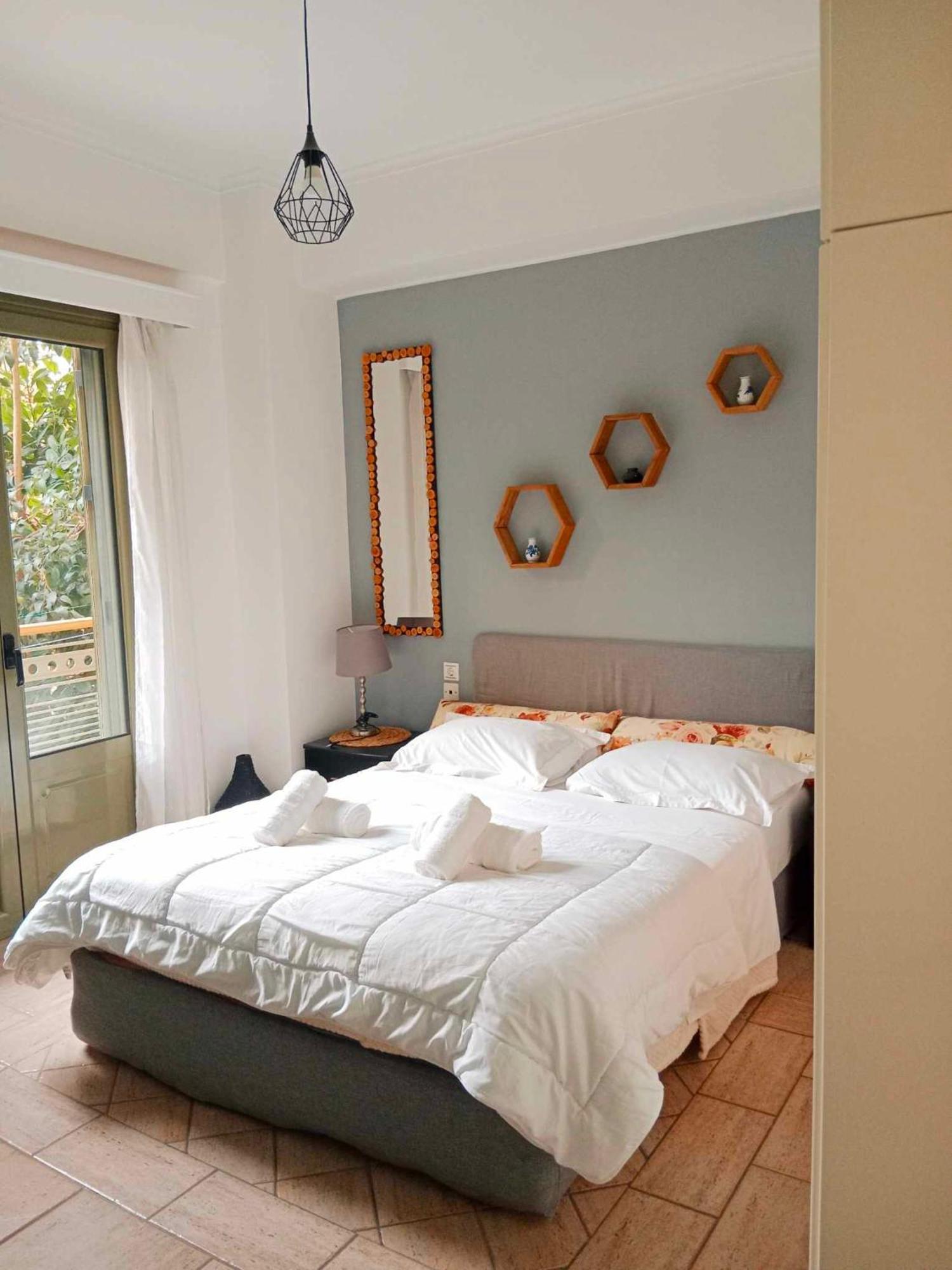 Lazarus 2Bd Apartment In The Center Patras Esterno foto