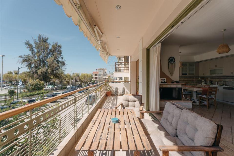 Lazarus 2Bd Apartment In The Center Patras Esterno foto